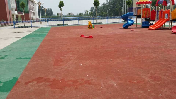 ���ص�һ��ѧ