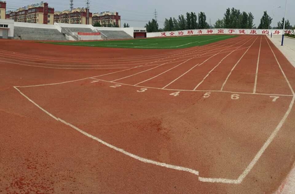 ���ص�һ��ѧ