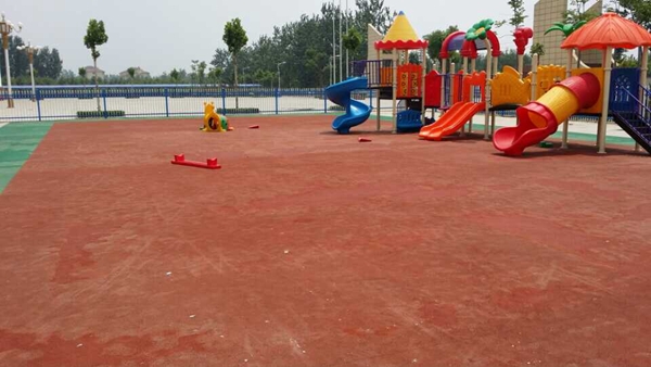 ���ص�һ��ѧ