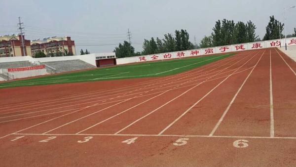 ���ص�һ��ѧ