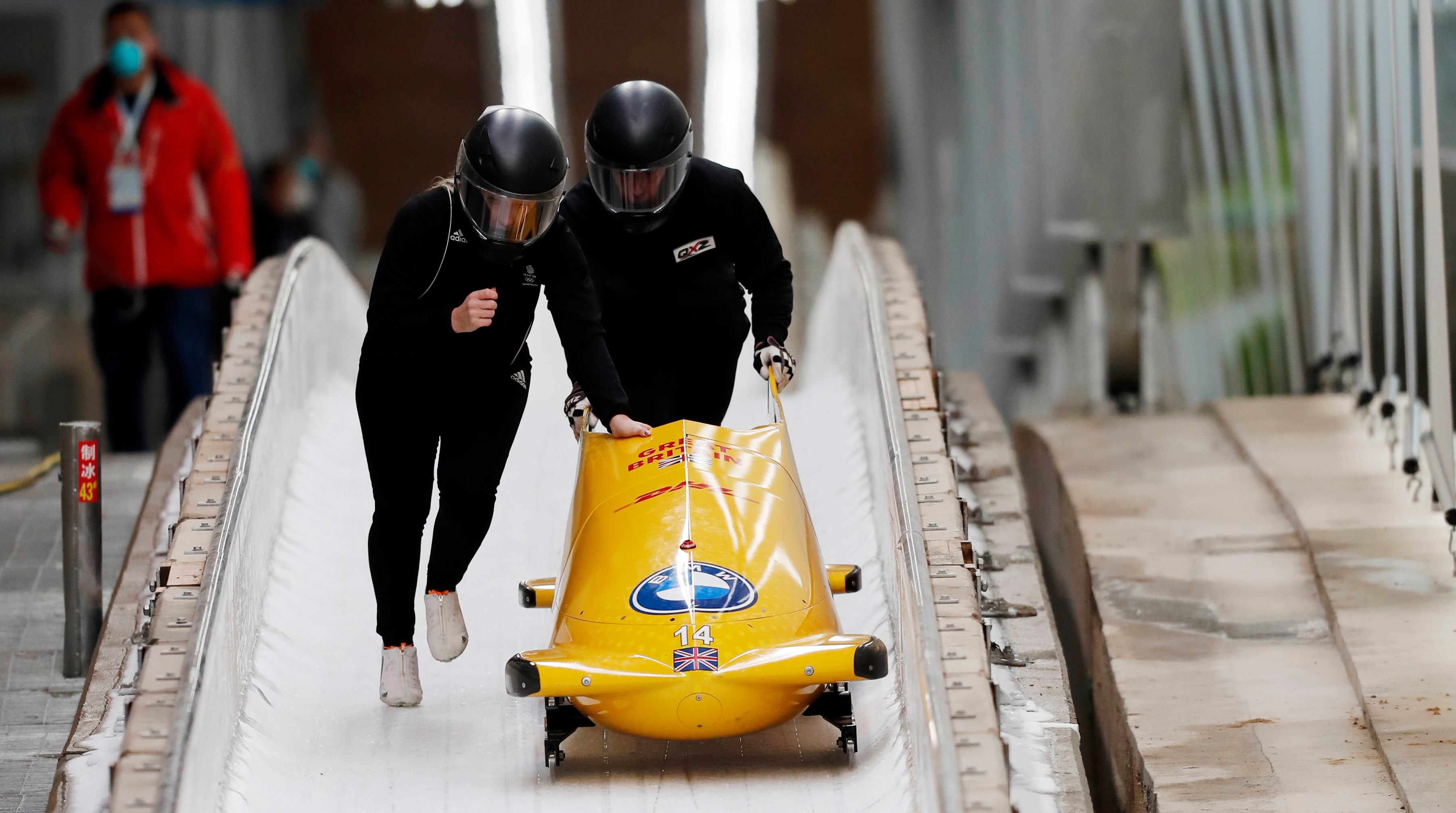 �����¡�����ѩ��ѩ���������ţ�24��ѡ�ֱ������³�����