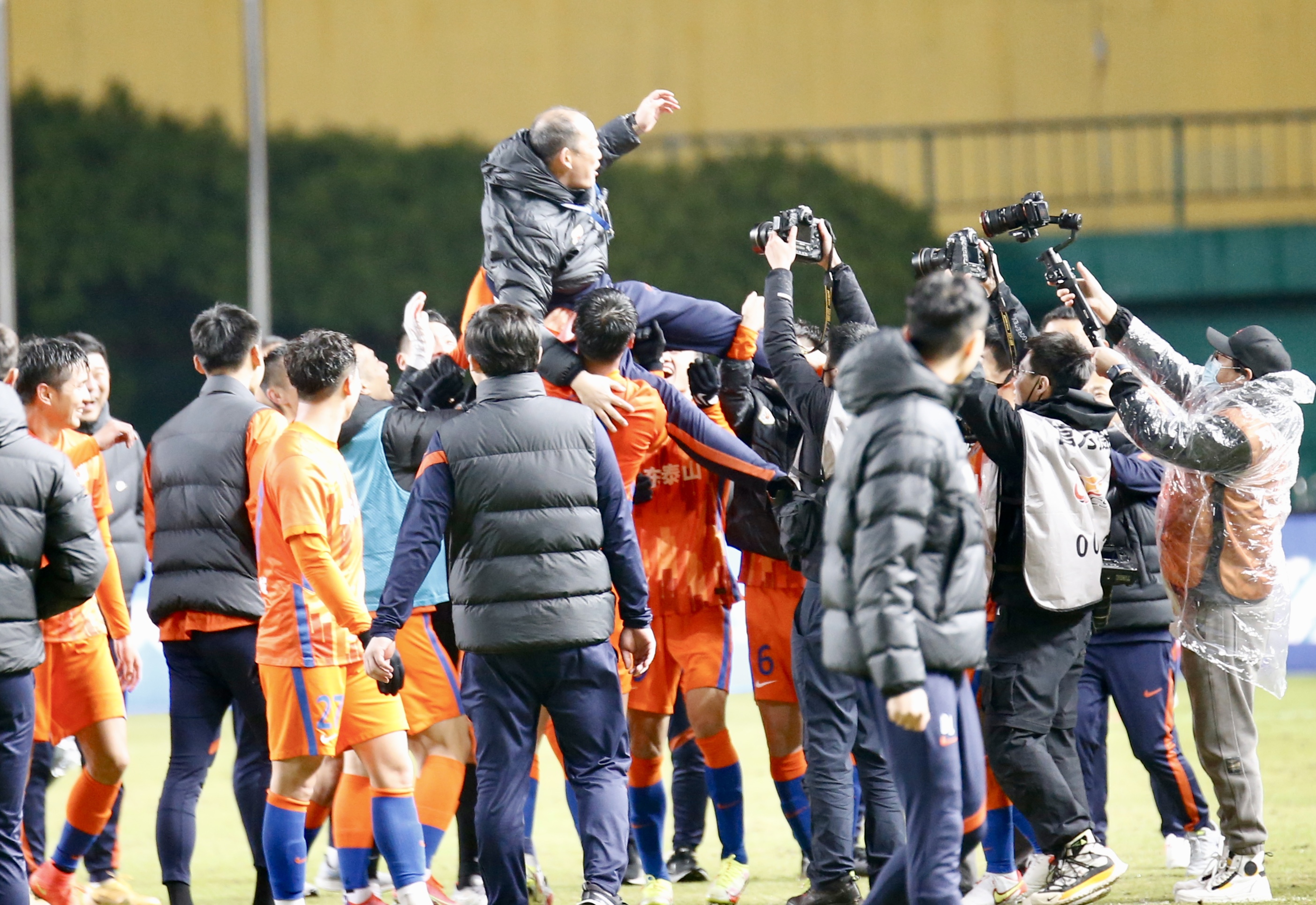 ���г��۲졿ɽ��̩ɽ�����ʾ�����ɸġ������й�ְҵ��������