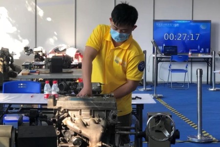 ף�أ�����17�����ܾ�Ӣ���м�������ն��Ѽ�