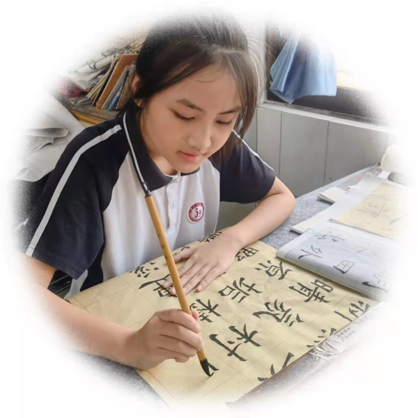 ͼƬһ Ѧ����ͬѧ��ϰ�鷨��Ӱ.jpg