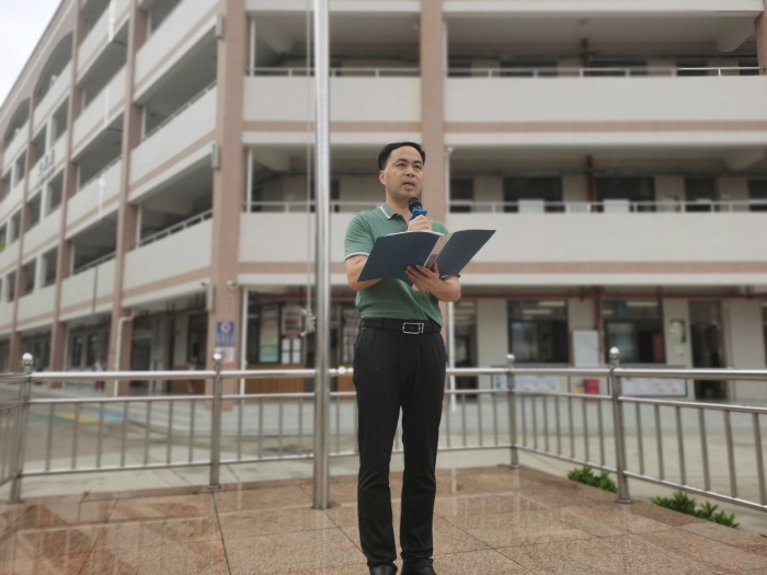 ��������һСѧ���䰮�������ܾ���Ʒ������������ΪȺ�ڰ�ʵ��