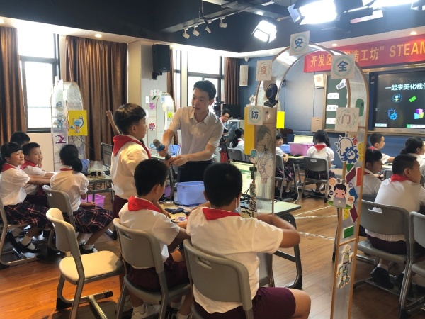 AI�������������������ʵ������������ѧϰ