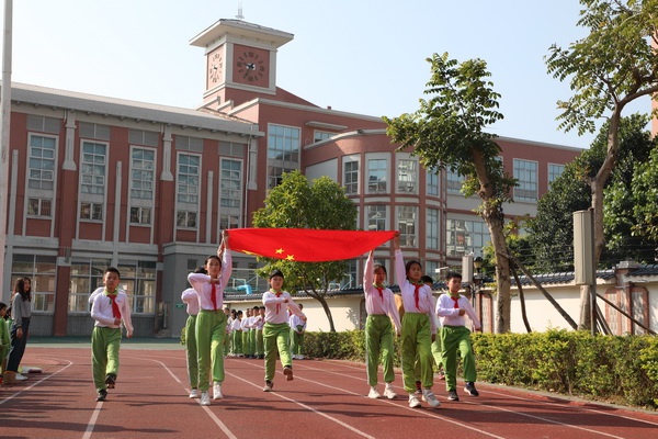 �����԰ӭ��ѧ ��ţ�����족������