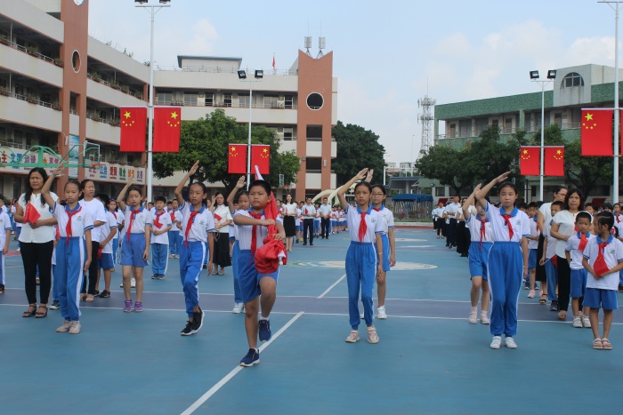 �����к�ɫ��������ʱ�����ˡ�