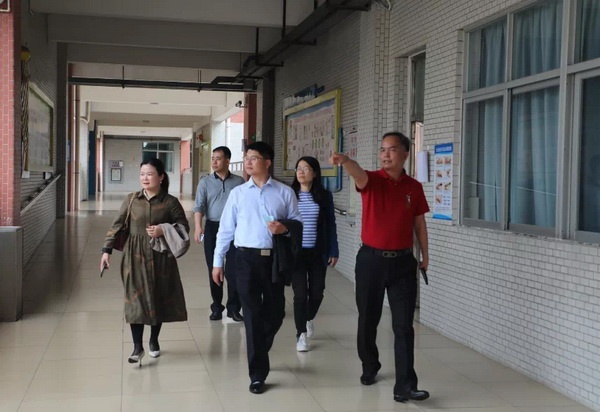 ����������԰Сѧӭ���й��������Э��᳤��Уָ��