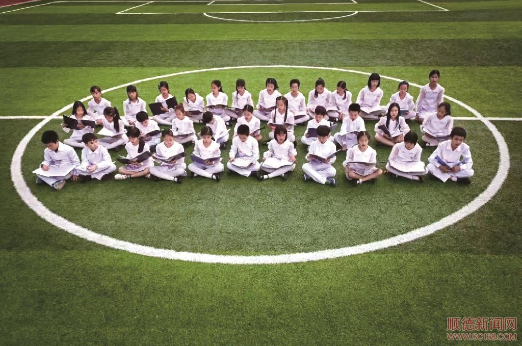 �����ˣ���ɽСѧ������ϳ�������