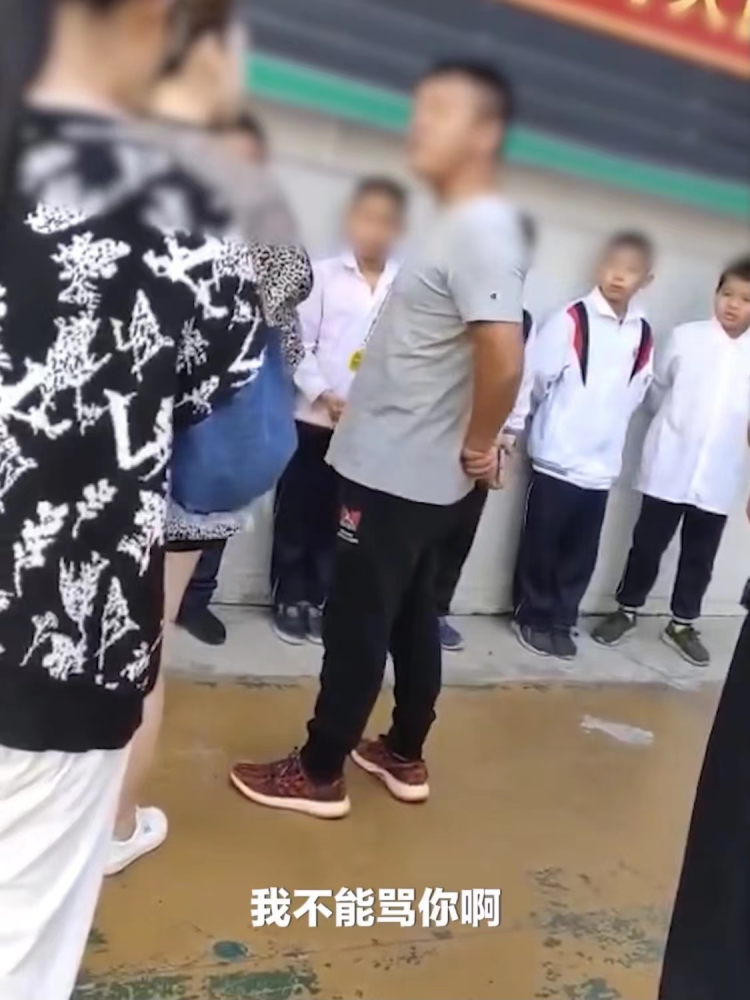 ������ͷһѧУ������ʦ�巣ѧ����������ͨ�������½�ʦ��ְͣ