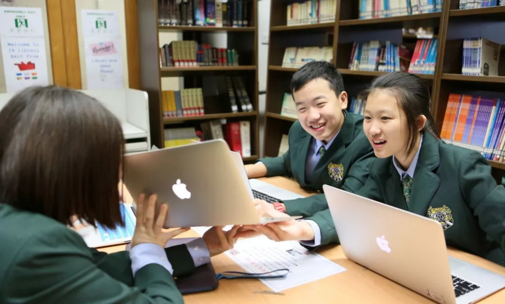 �Ϻ�ĳУ�֡����У�����˵����ҳ�ֱ��ǩ��ͬ�⣬���ѣ��ɵ�Ư��