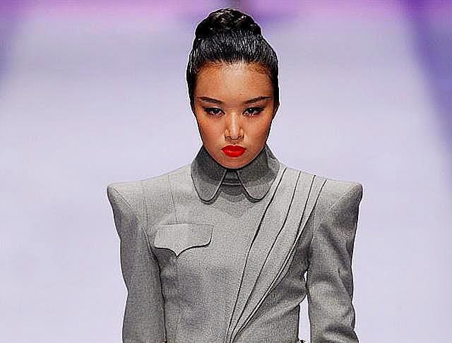 ���ۣ�����ʦ����ͳһ��װ�����������λ��ְҵ��������