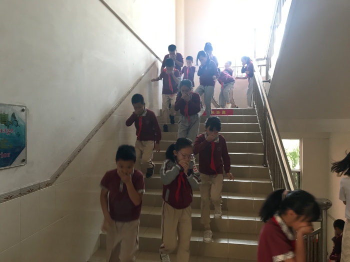 �����ˬ����������