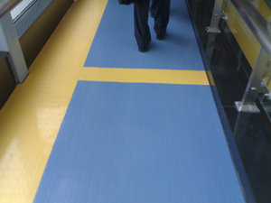 �Ͱ���Һ��PVC