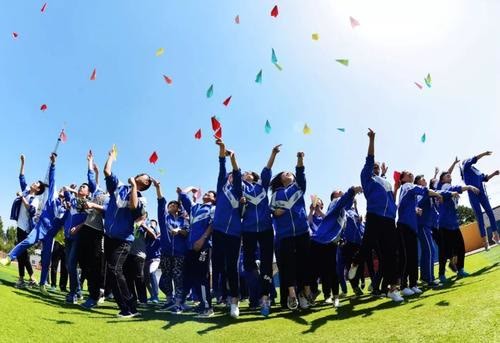 �¸߿�����ע��־Ը��Ǹ����ᣬ����ס��3�㣬�ڷɺܼ�