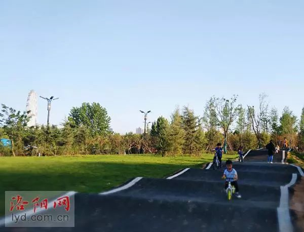 ������԰