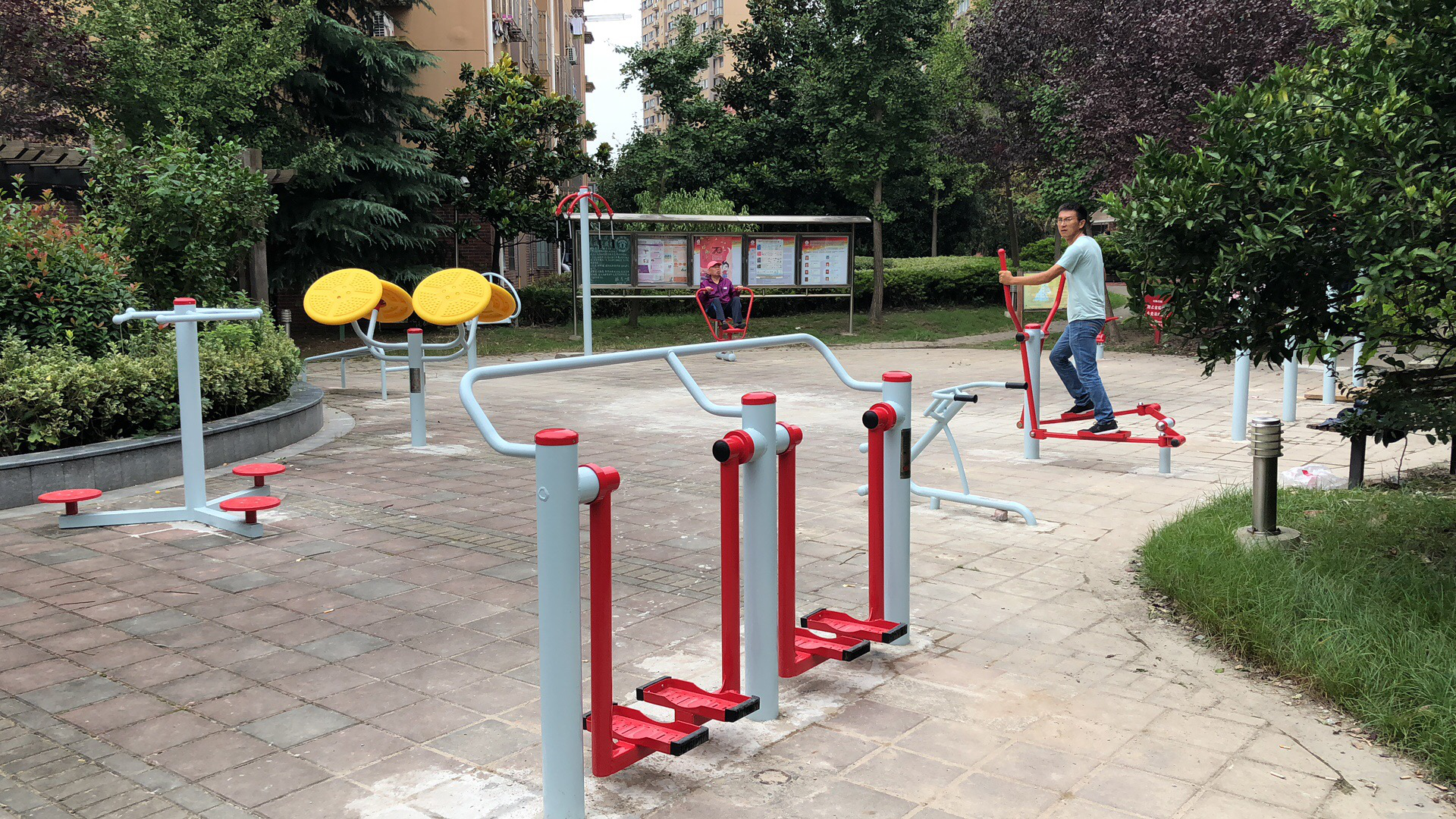 ��һ�ӽ�����