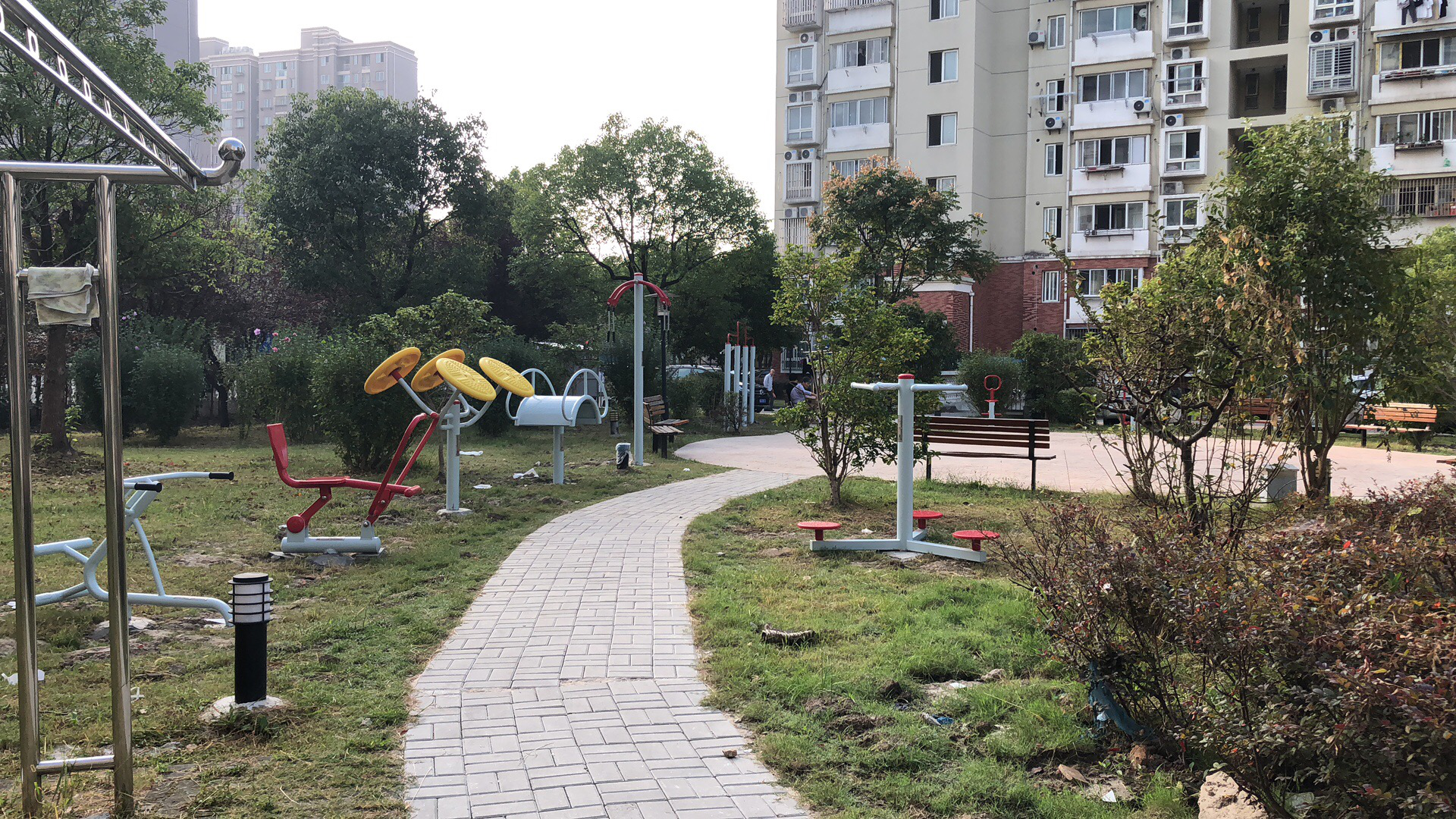 �����˾ӽ�����